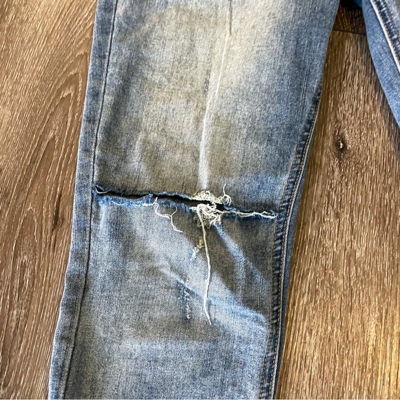 Free People Great Heights Frayed Hem Distressed Jeans Size 28 Medium wash - Picture 4 of 9